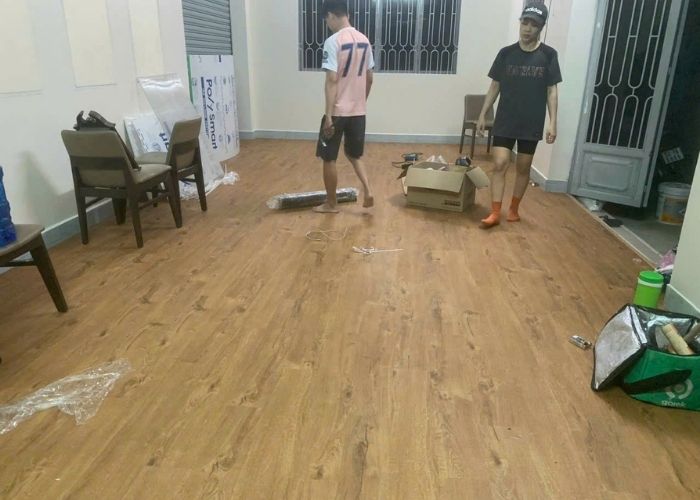 thi công sàn nhựa giả gỗ edge tại quận bình tân