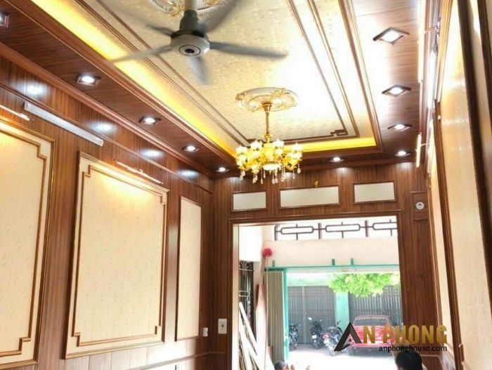 Thi công tấm nhựa ốp tường vân gỗ quận 5